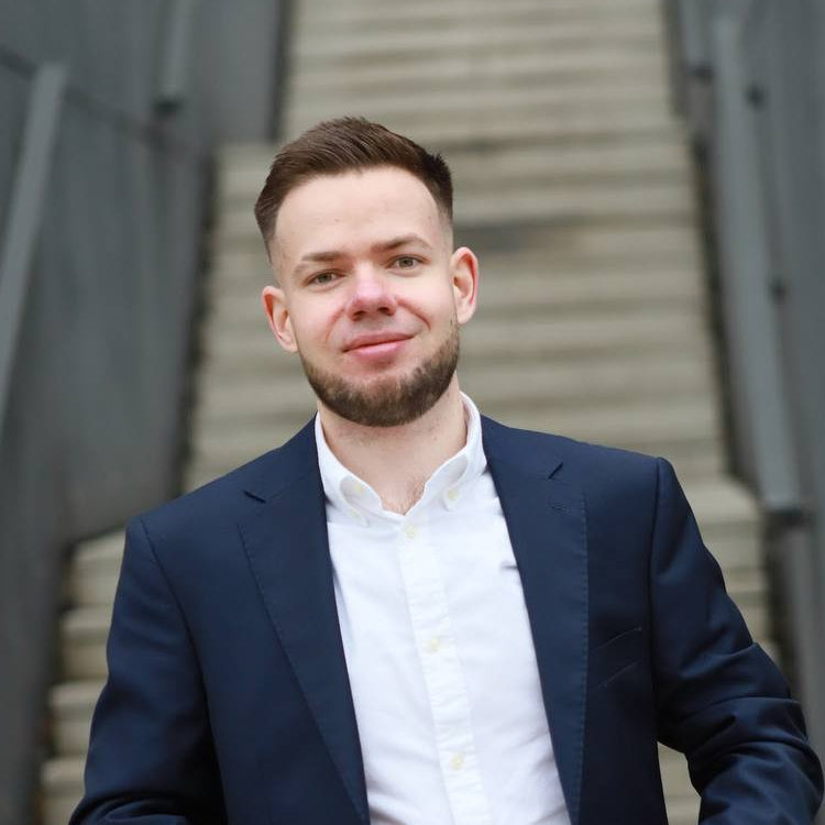 Michele Austin— Senior Swift Engineer and course author